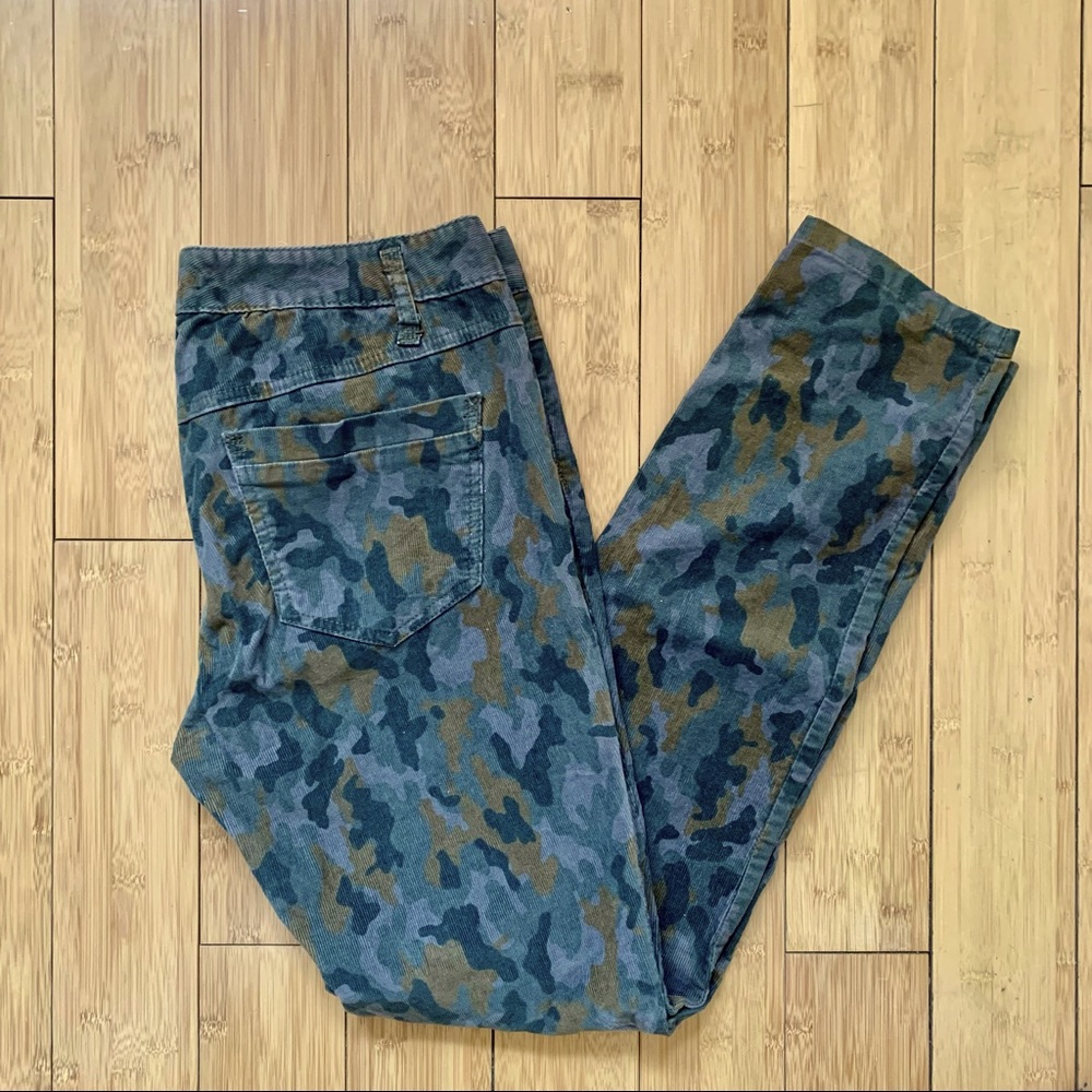 Free People Camouflage Corduroy Jeans Sz 31